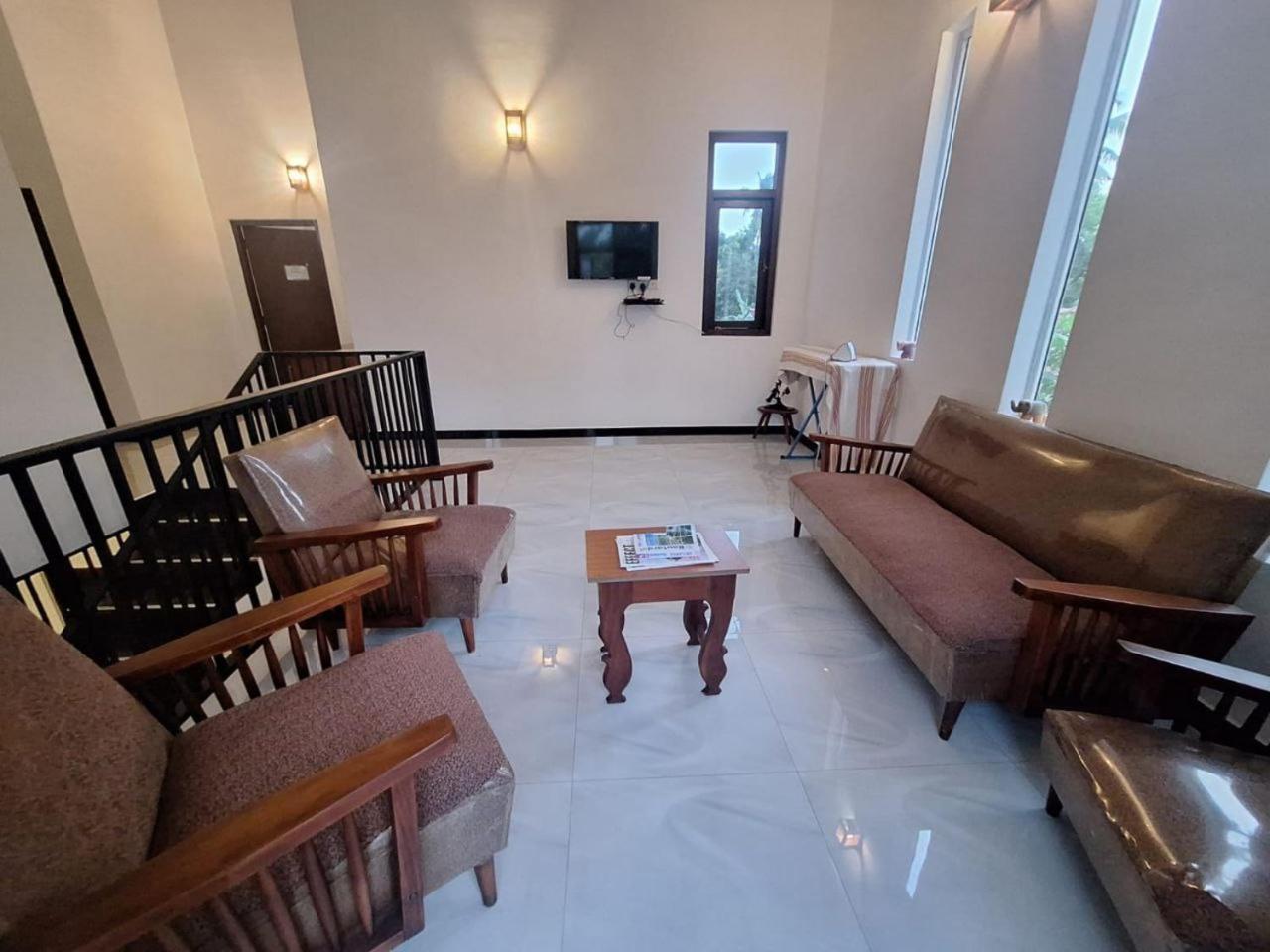 Bivora Villa Negombo Bagian luar foto