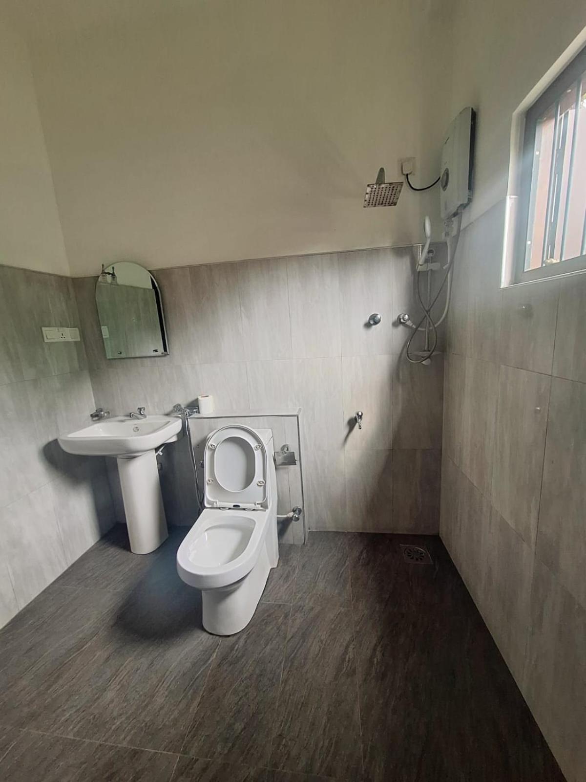 Bivora Villa Negombo Bagian luar foto