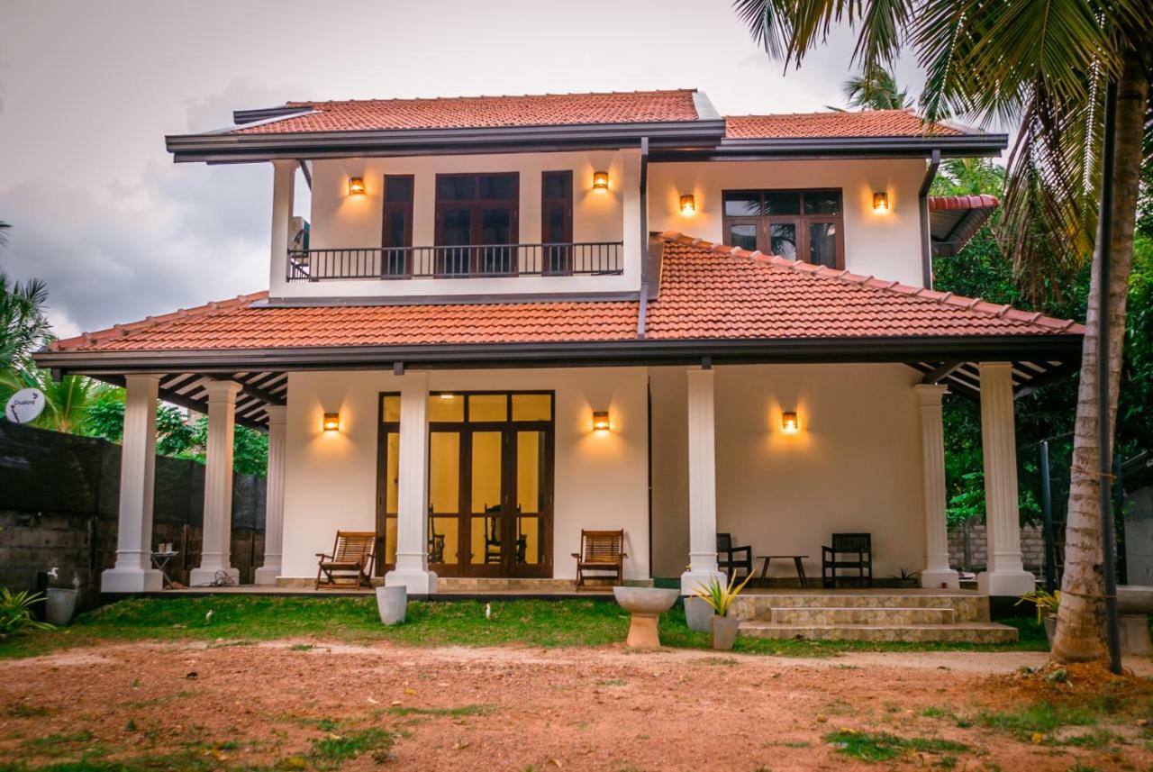 Bivora Villa Negombo Bagian luar foto
